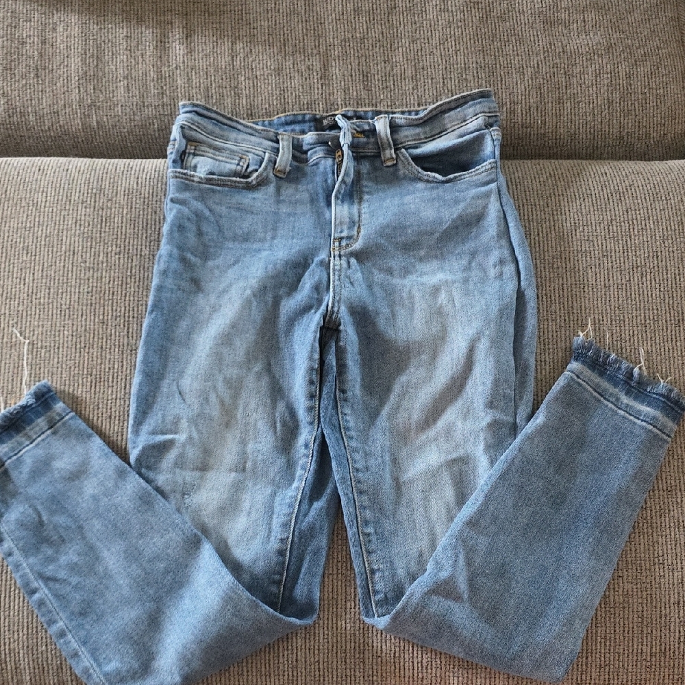 Judy Blue Light Wash Cropped Jeans